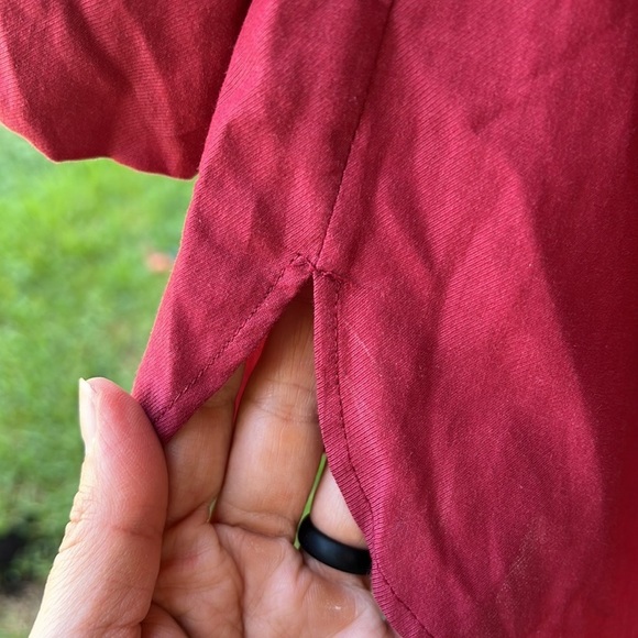 BCBG Maxazria Boho Burgundy Off Shoulder Ruffle Balloon Sleeve Blouse Top sz XS - Picture 4 of 7